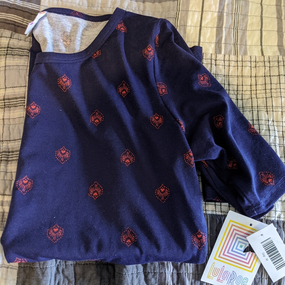 LuLaRoe Gigi Medium Top